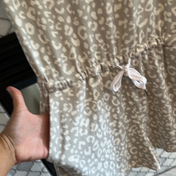 Shorts Romper Women’s large, grey and white drawstring - Picture 4 of 7